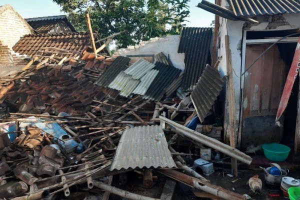 Waspada Gempa Susulan, Bupati Jember Minta Warga Tunda Wisata Pantai