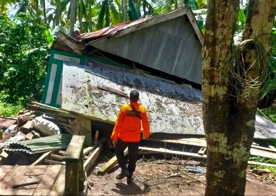 [FOTO] Dampak Gempa M 7,4 dan Situasi Pengungsi di Selayar