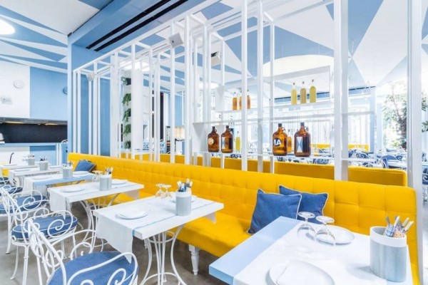 10 Rekomendasi Tempat Makan di Seminyak Bali, Langganan Para Turis!