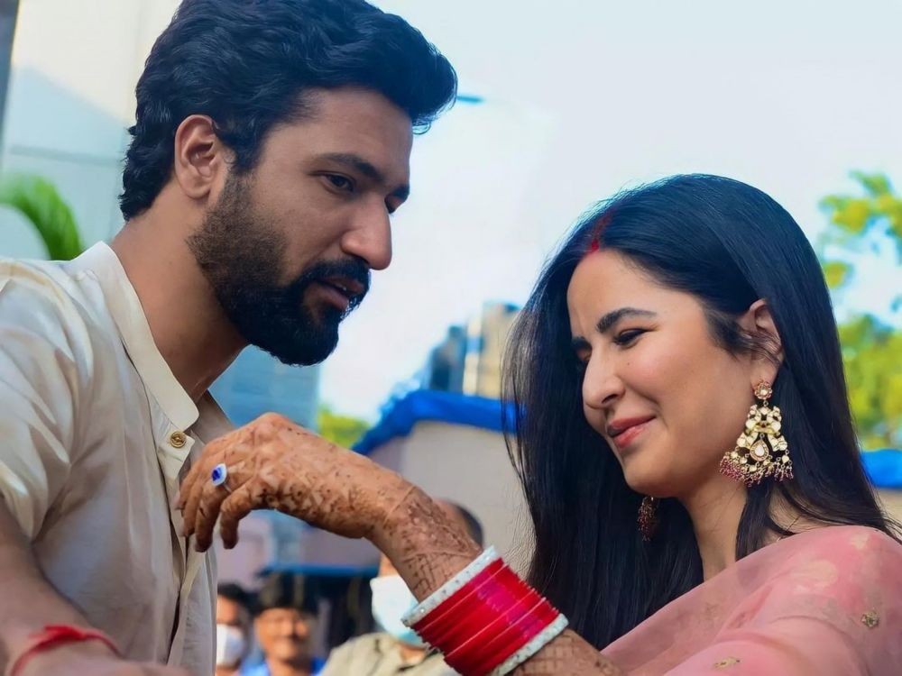 10 Potret Katrina Kaif Dan Vicky Kaushal Usai Menikah, Manis