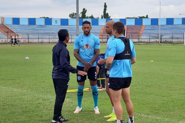 Persela di Jurang Degradasi, Bek Persebaya Sedih