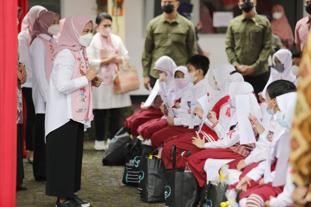Atalia Kamil Dampingi Istri Presiden dan Wapres Tinjau Vaksinasi Anak di Bandung