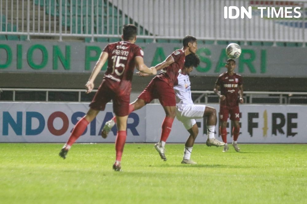 Liestiadi Seleksi Starting Eleven Sriwijaya FC Lewat Laga Uji Coba