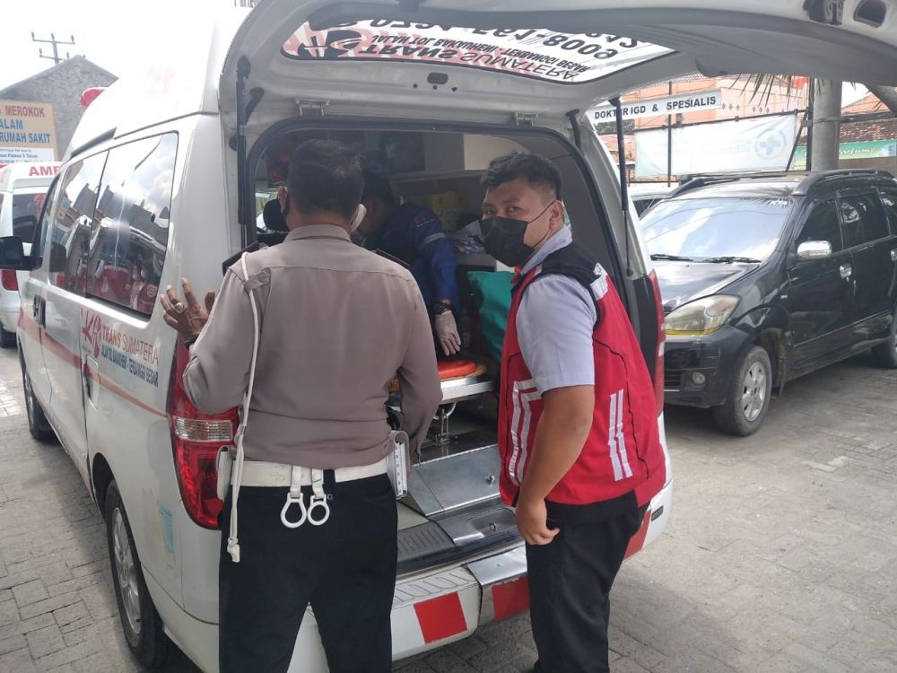 Kecelakaan Maut Minibus Vs Truk di Tol Lampung, 4 Korban Meninggal