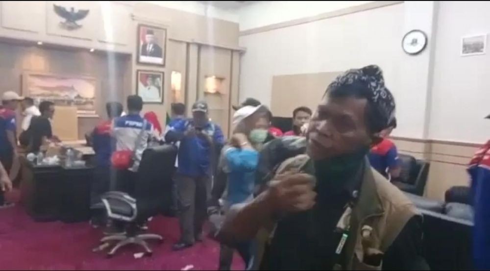 Polisi Hentikan Kasus Buruh Geruduk Ruang Kerja Gubernur Banten