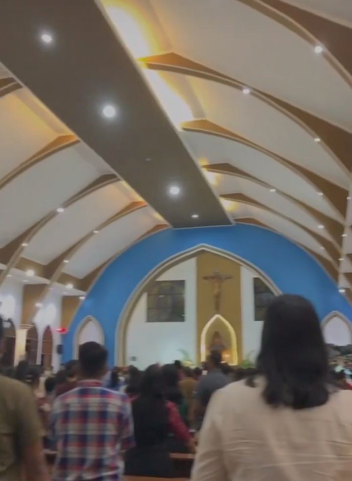 Melihat Perayaan Misa dan Natal di Pulau Seribu Masjid