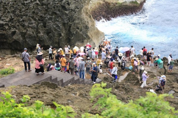 Pemilik Penginapan Jadi Penonton Meski Kunjungan ke Nusa Penida Ramai