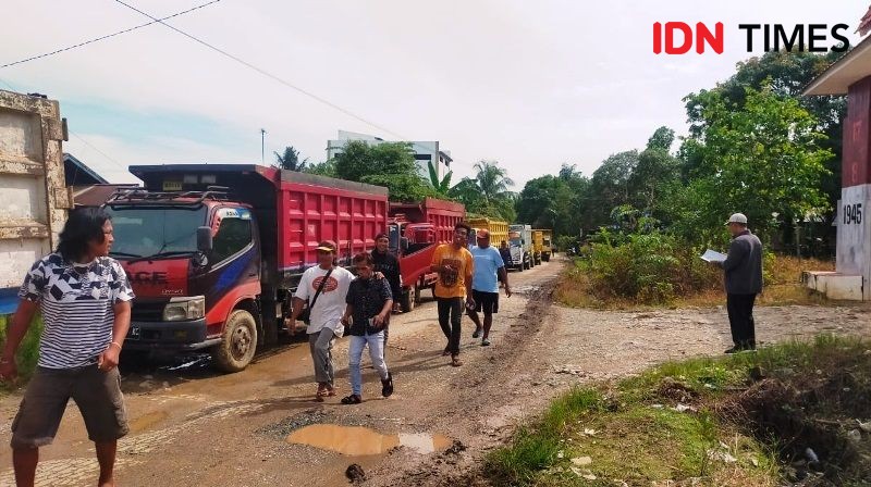 Warga, Pemda, dan Perusahaan Gotong Royong Perbaiki Jalan di Sotek PPU