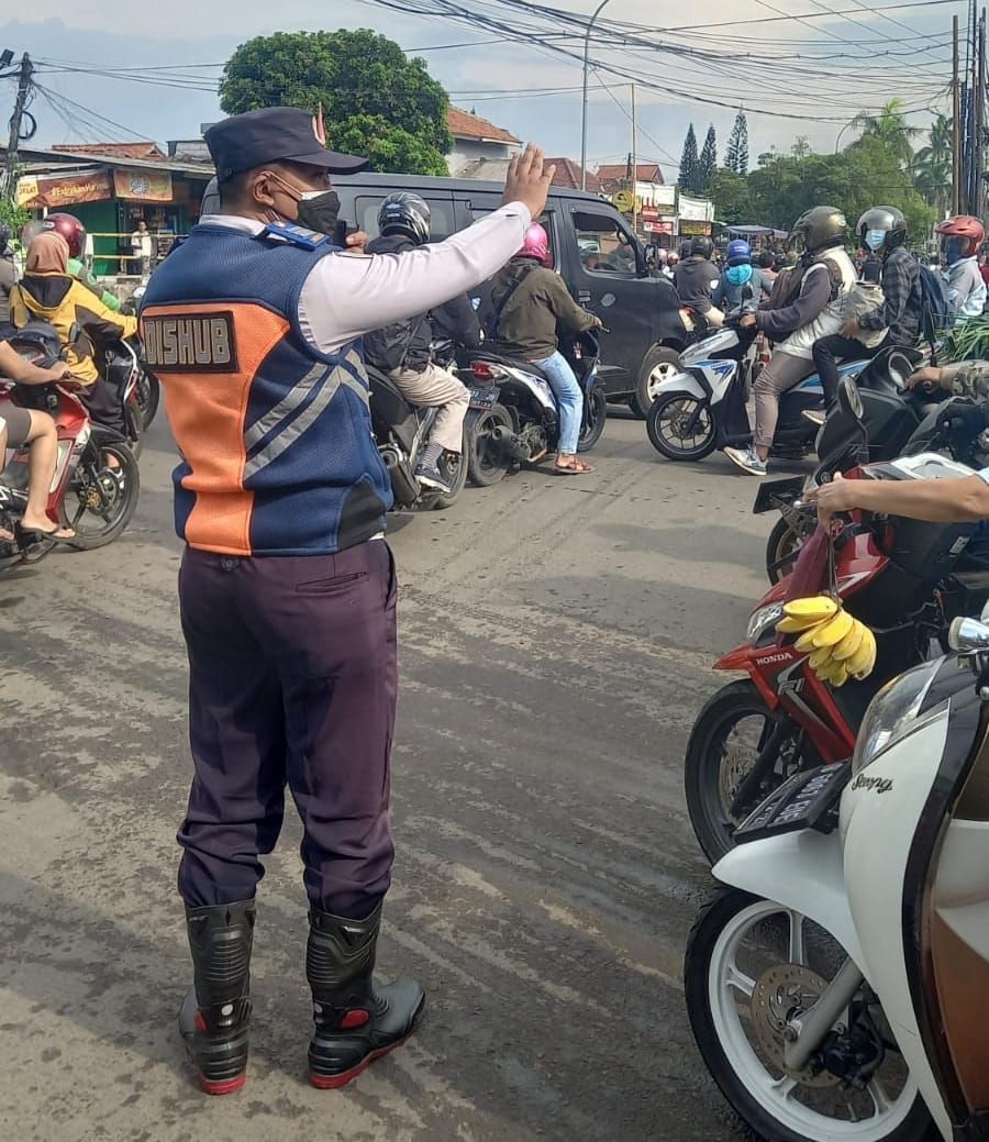 Posko Pantau Lalin Siaga, Antisipasi Macet Libur Idul Adha di Semarang