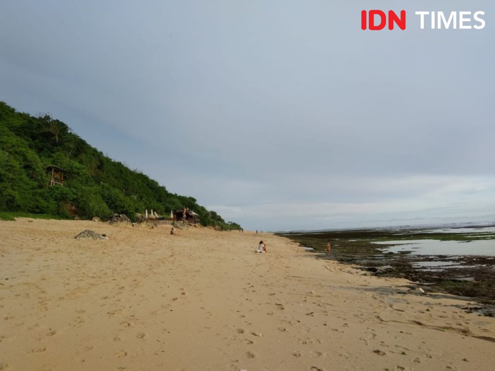 10 Potret Pantai Nyang Nyang di Uluwatu Bali, Cantik Banget Alamnya!