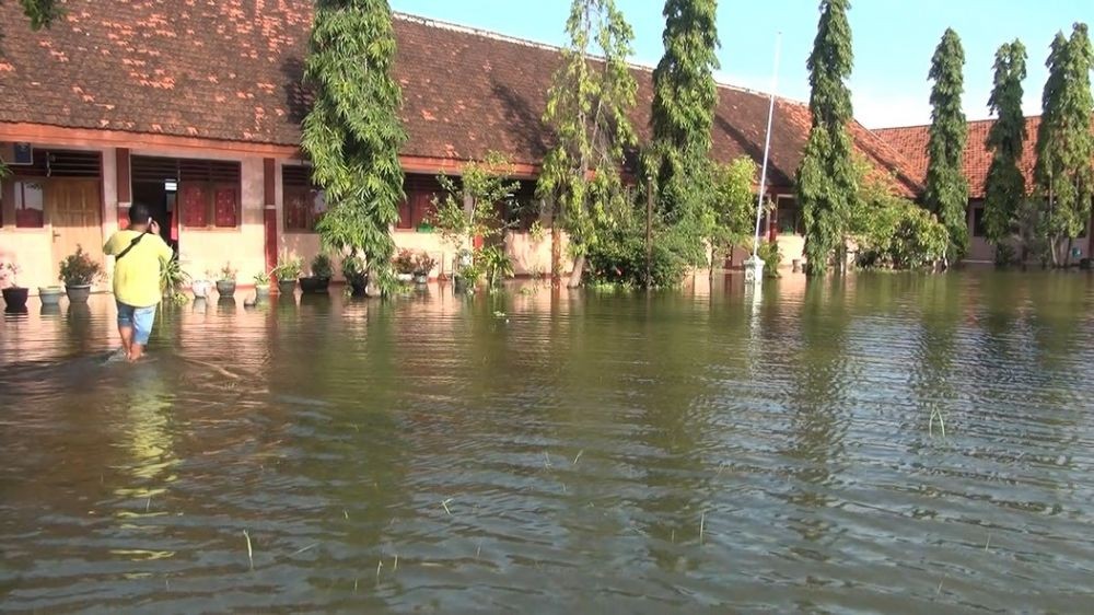 SDN di Lamongan Terendam Banjir, Aktivitas Belajar Mengajar Diliburkan