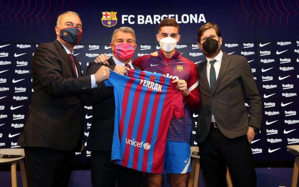 Baru Gabung Barcelona Ferran Torres Sudah Kena Covid 19