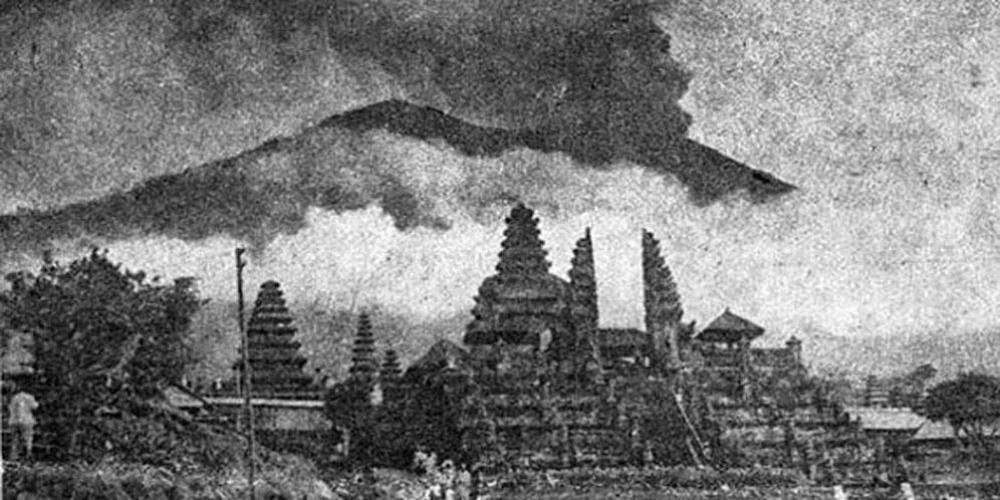 Legenda Terbentuknya Gunung Agung Bali, Dibawa oleh 3 Naga