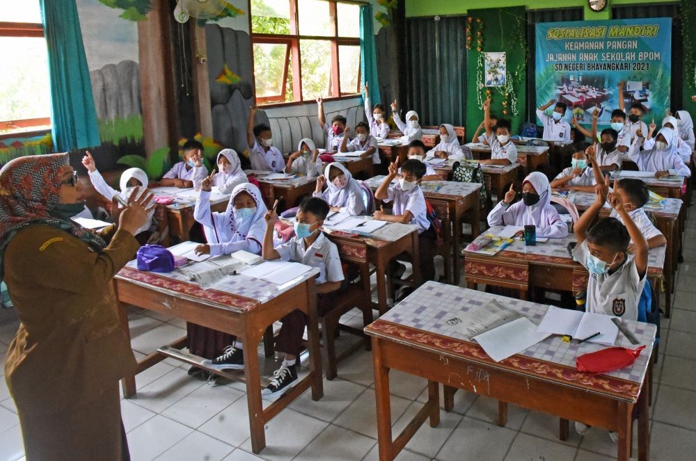 COVID-19 Melonjak, Sekolah di Semarang Tutup, Siswa Kembali Belajar Daring
