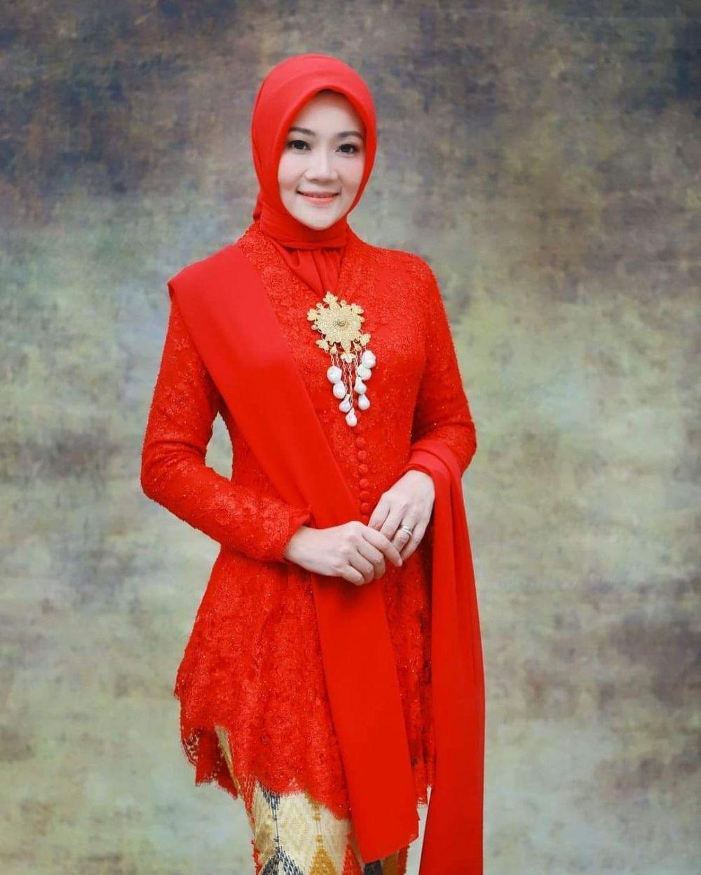 10 Inspirasi Kebaya Muslimah yang Santun, Siap Terkagum?