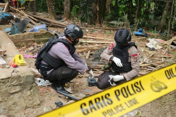 Polisi Temukan 3 Jenis Bahan Peledak di Rumah yang Meledak