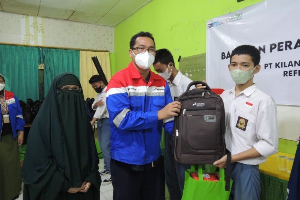 Melalui Bazma, Pertamina Salurkan Bantuan Paket Perlengkapan Sekolah