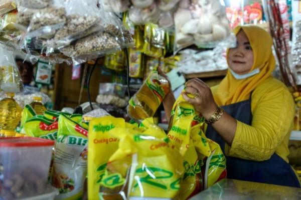 Kebijakan Satu Harga Minyak Goreng Berlaku di Pasar Pekan Depan