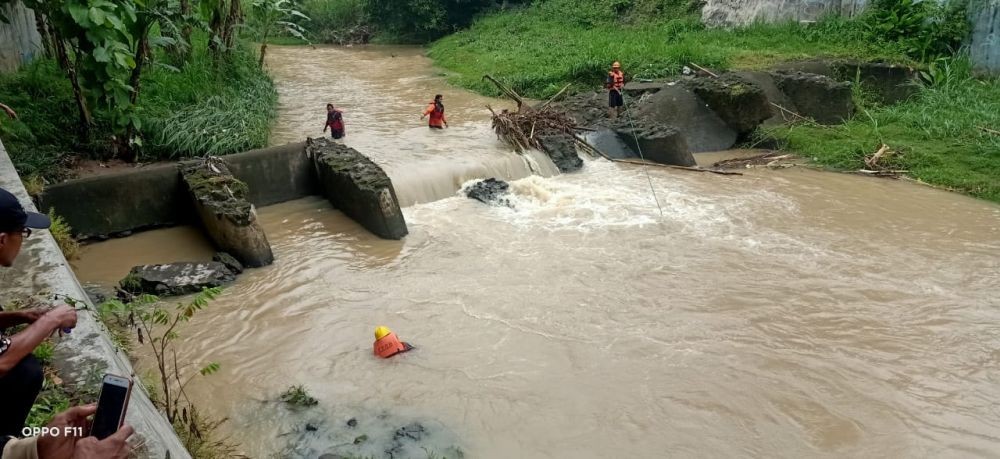 Cari Kayu Bakar, Ngatijan Hanyut dan Hilang di Sungai Celeng Bantul