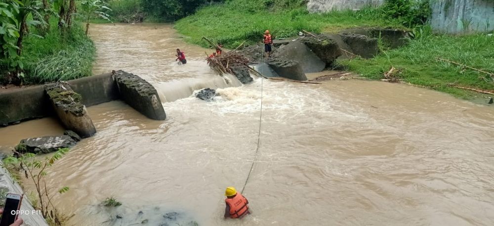 Cari Kayu Bakar, Ngatijan Hanyut dan Hilang di Sungai Celeng Bantul