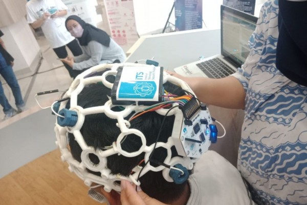ITS Bikin Alat Monitor Rehabilitasi Pasien Stroke