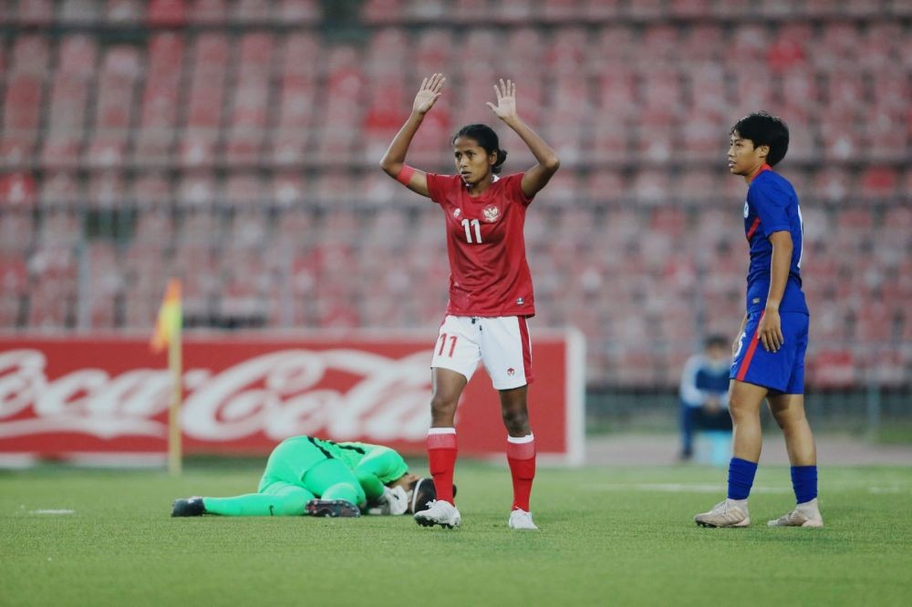 Masuk Timnas Wanita Indonesia, Amy Kenang Kisahnya Main Bola di Sawah