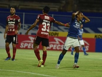 Coach Robert Tak Terima Persib Bandung Tumbang dari Bali United