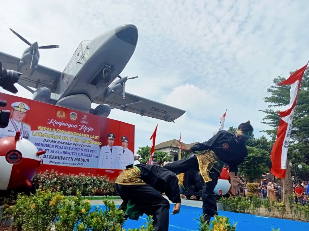 Bersejarah, Tiga Monumen Alutsista TNI AL Diresmikan di Madiun 