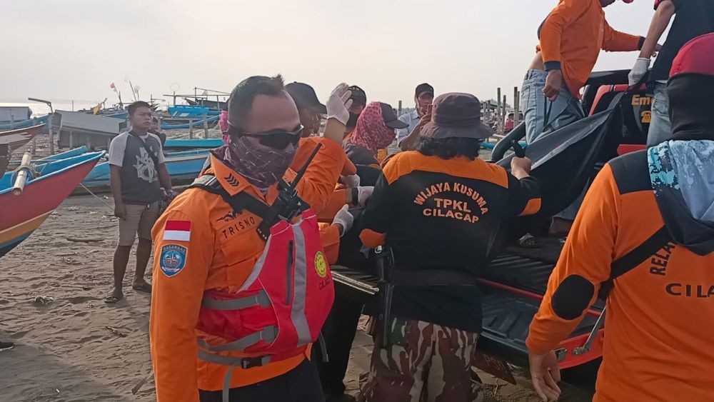 Satu ABK yang Hilang di Perairan Pantai Sodong Cilacap Ditemukan Tim SAR
