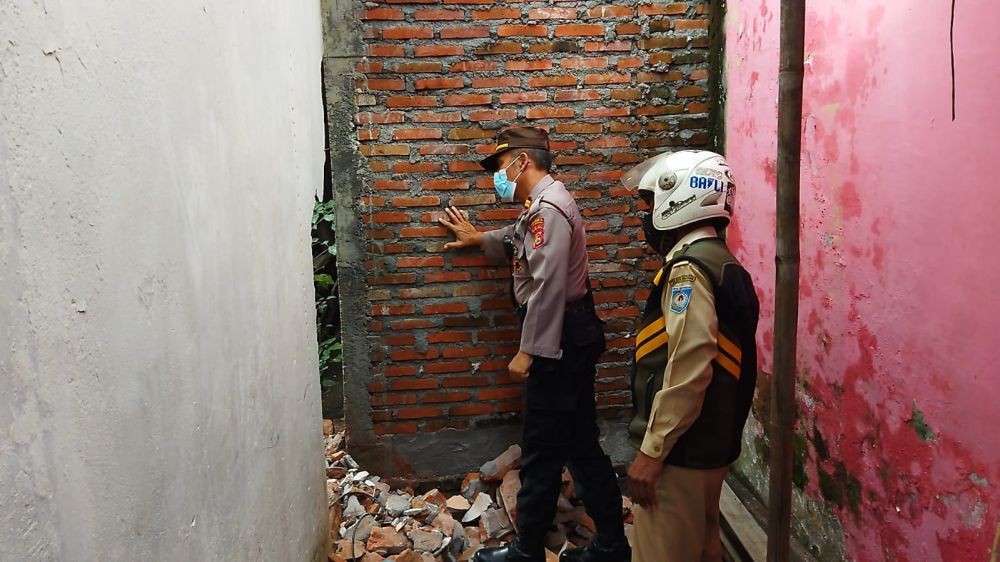 Akses Rumah Supriadi Akhirnya Dibuka, Aparat Jebol Tembok Tetangganya