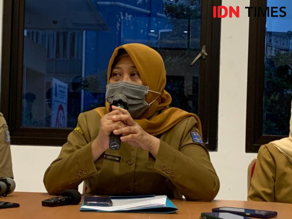 Pemkot Surabaya Mulai Awasi Warga yang Merokok Sembarangan