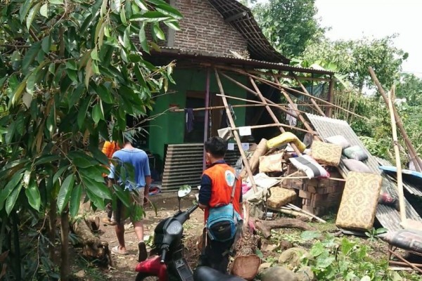 Puluhan Rumah di Tulungagung Rusak Terkena Puting Beliung