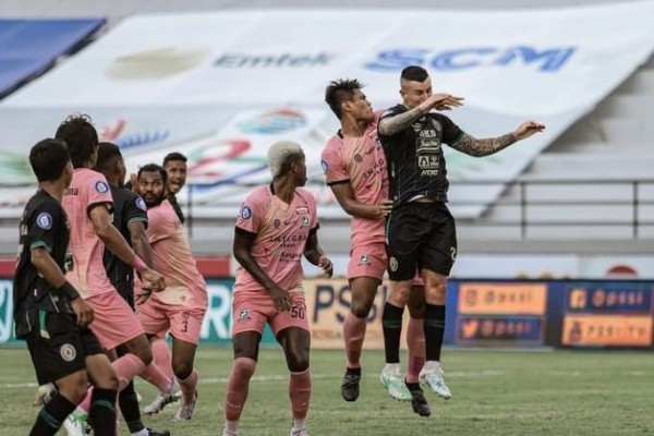Main 10 Pemain, PSS Sleman Tahan Permainan Madura United