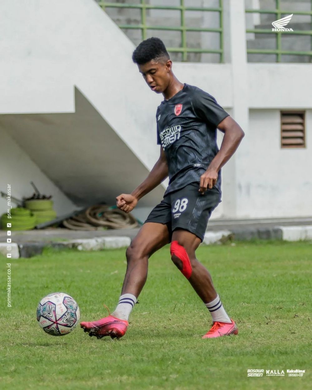 Dewa United Rekrut Prince Patrick Kallon Jebolan Akademi PSM