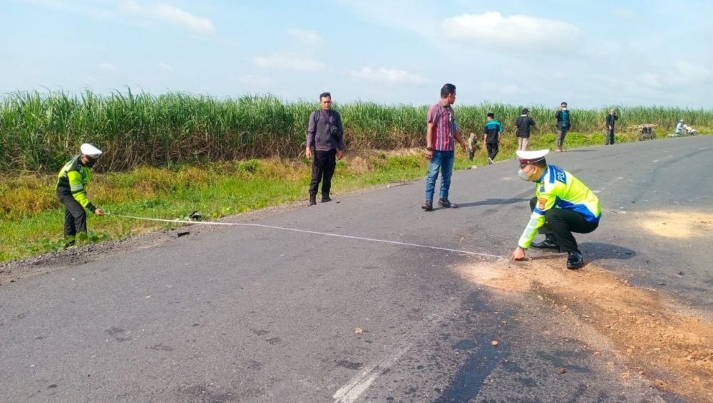 Lakalantas Maut Motor Sport Vs Truk di Tulang Bawang, 2 Pelajar Meninggal