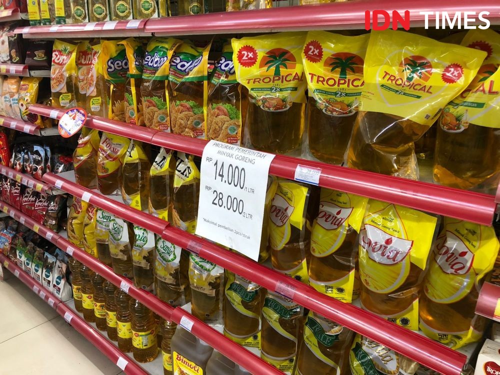 Pedagang Pasar Semarang Ngotot Emoh Jual Minyak Goreng Sesuai HET