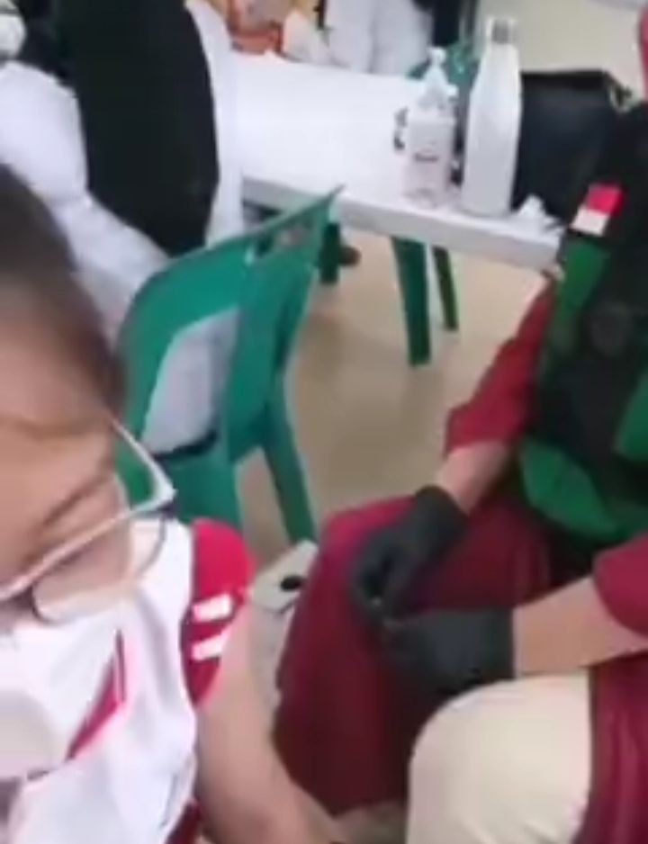 Viral! Video Siswi SD Diduga Disuntik Vaksin Kosong di Medan