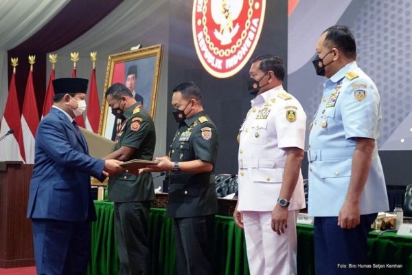 Prabowo Serahkan Dokumen Strategi Pertahanan IKN ke TNI, Seperti Apa?