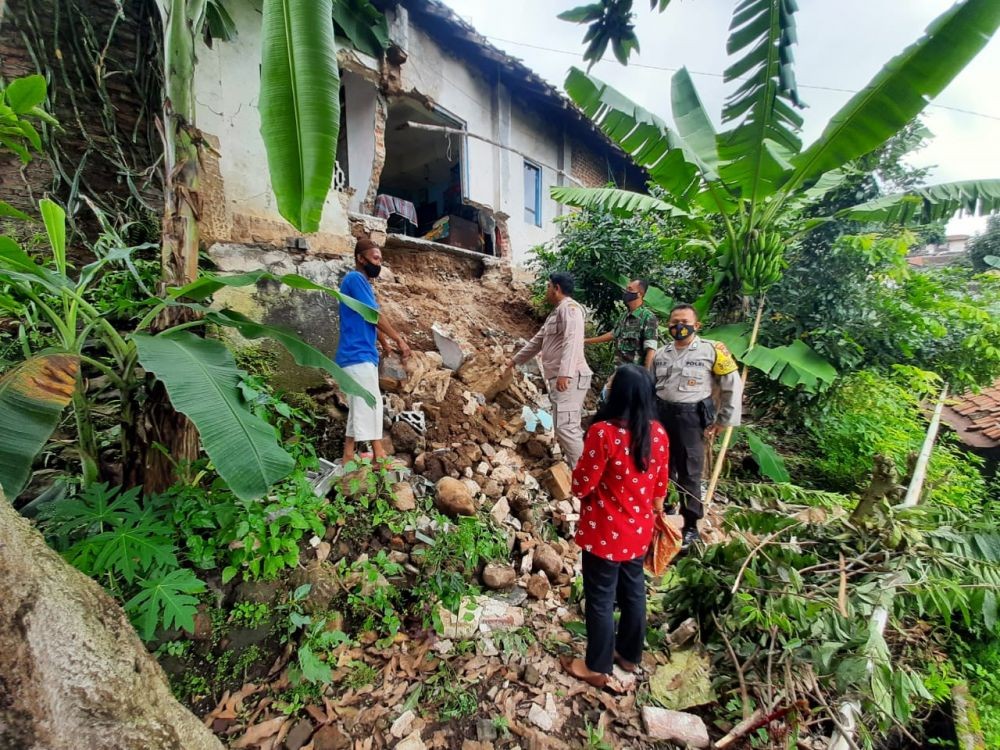 Sepekan, 29 Keluarga di Semarang Terdampak Longsor hingga Banjir