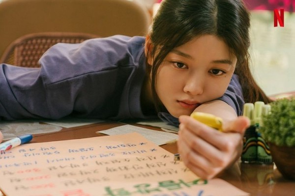 6 Film Korea Orisinal Netflix Siap Tayang 2022, Ada Love and Leashes
