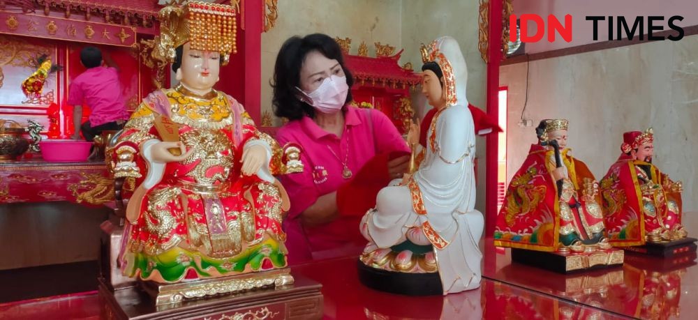 Sambut Imlek, Masyarakat Tionghoa di Balikpapan Mandikan Dewa Dewi