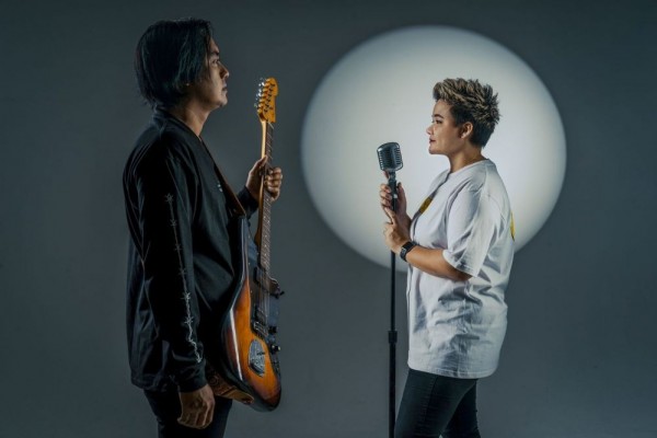 Duo Musisi Bali Ardy dan Sari Rilis Video Akustik Perdana Gaslighter