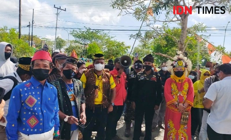 Kemarahan Meluas, Berbagai Suku di PPU Tuntut Penangkapan Edy Mulyadi