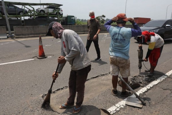 Jalan Tol Brexit Bolong-bolong, Ganjar: Saya Beberapa Kali Ngepot