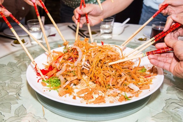 Resep Membuat Yu Sheng, Salad Ikan Istimewa Khas Perayaan Imlek