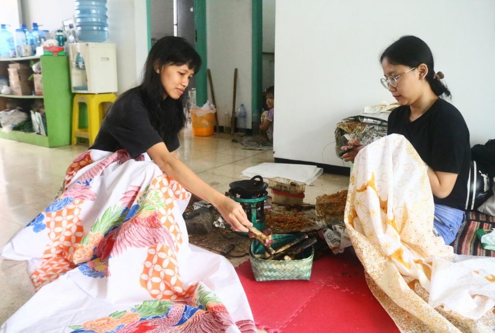 Cerita Kristiawan, Mantan HRD Yang Justru Sukses Jadi Perajin Batik  