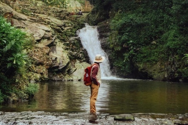 10 Tempat Wisata Alam di Bandung yang Paling Cantik, Sejuk Banget!