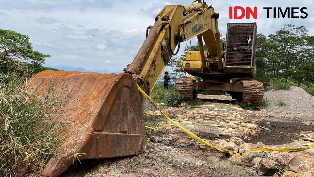 Pencemaran! Limbah Batu Bara Dibuang Sembarangan di Hutan Cipatat KBB