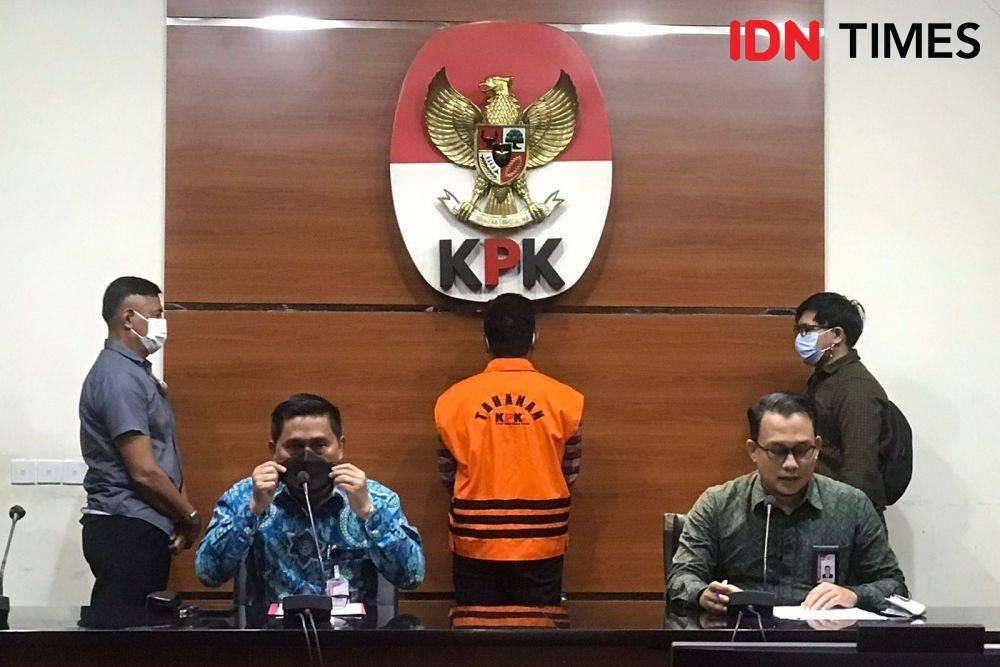 Eks Dirjen Kemendagri Jadi Tersangka Suap Dana PEN 2021