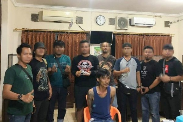 Wiraswasta Punya Senpi Ilegal Ditangkap, Pistol Disimpan di Bawah Jok